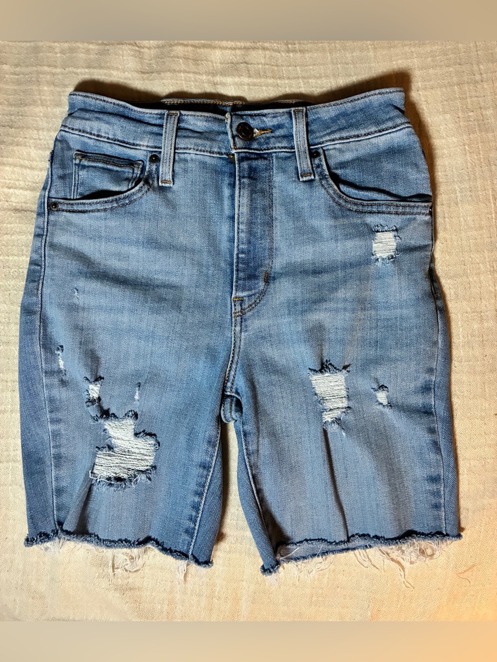 Levi’s 721 High Rise Skinny, 26, Blue Distressed Denim Frayed Shorts,  EUC